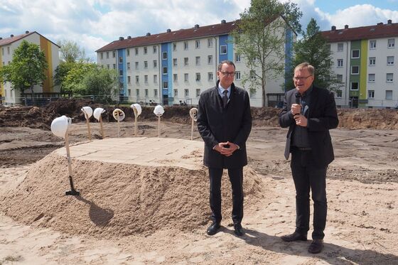Veit Bergmann, Geschäftsführer der Stadtbau GmbH, und Bambergs Oberbürgermeister Andreas Starke