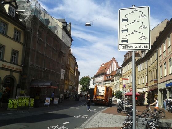 Die neue Radwegführung in der Langen Straße ist vielen ein Ärgernis